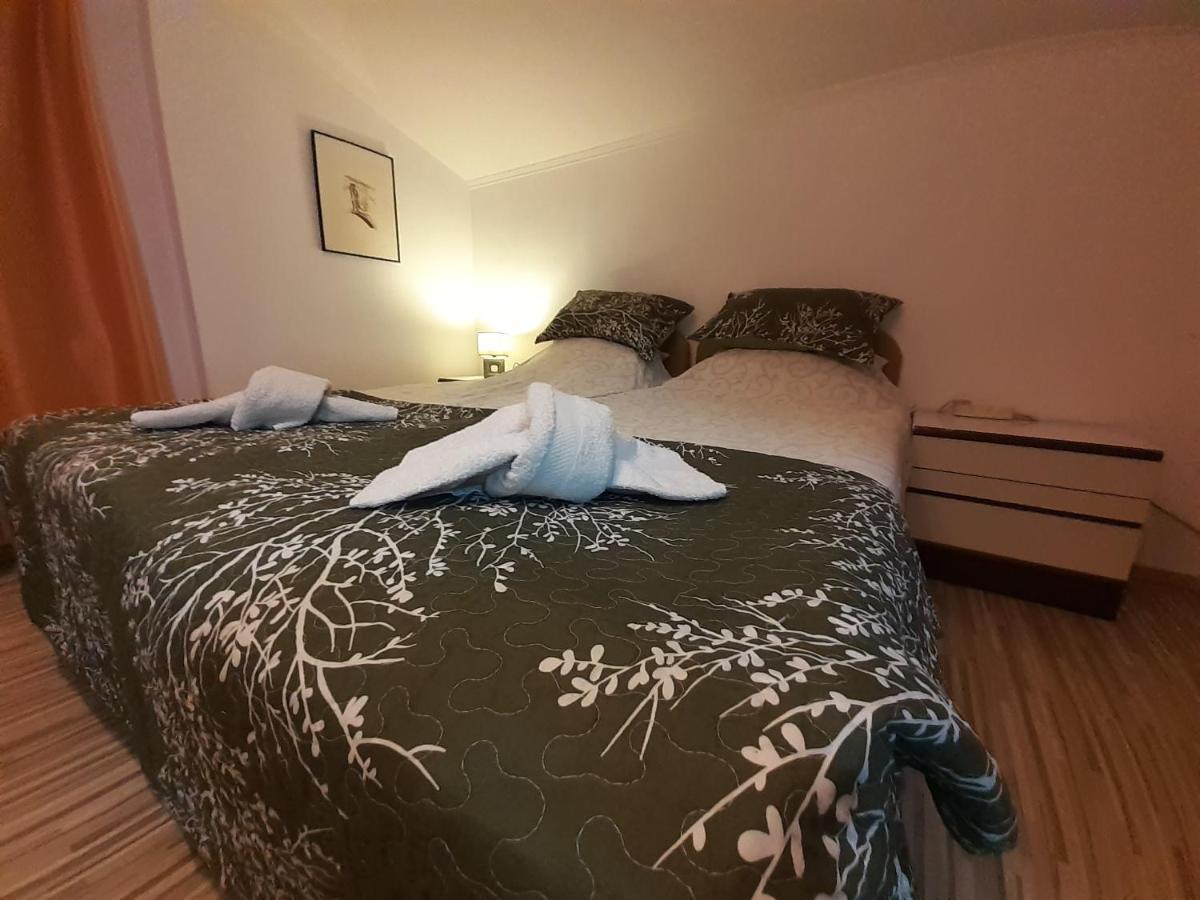 Rooms & Apartment Gh Pasha Tuzla Esterno foto