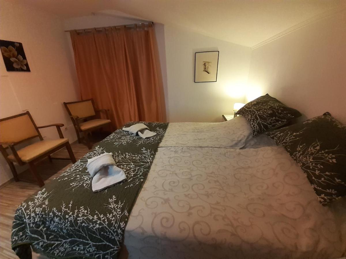 Rooms & Apartment Gh Pasha Tuzla Esterno foto