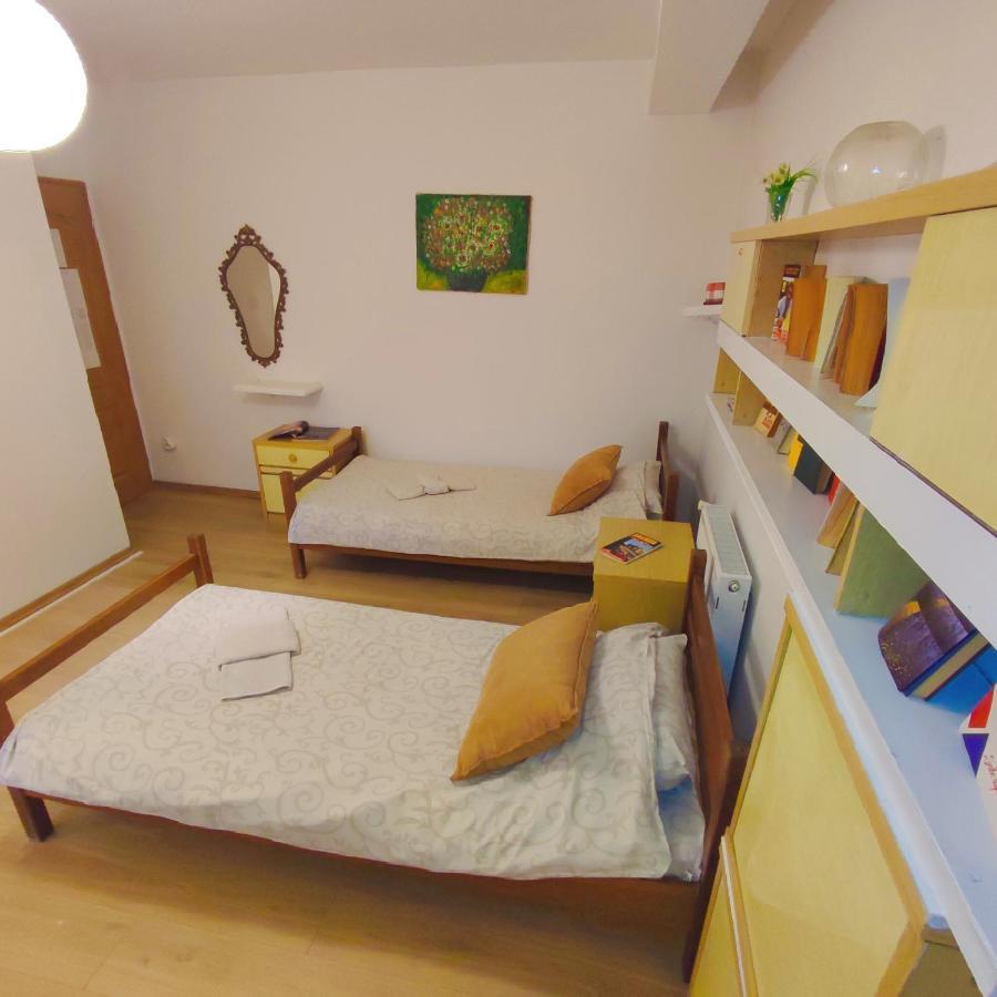 Rooms & Apartment Gh Pasha Tuzla Esterno foto