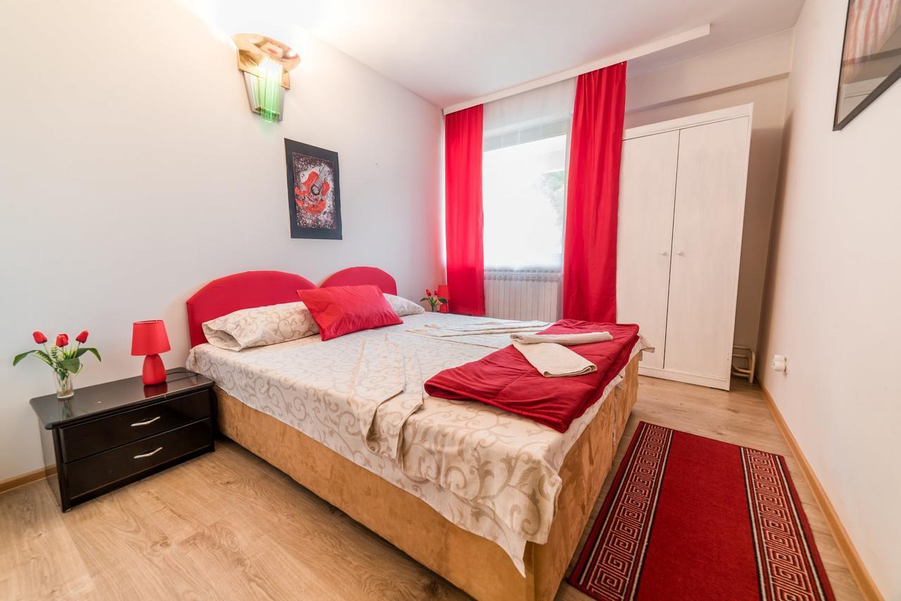 Rooms & Apartment Gh Pasha Tuzla Esterno foto