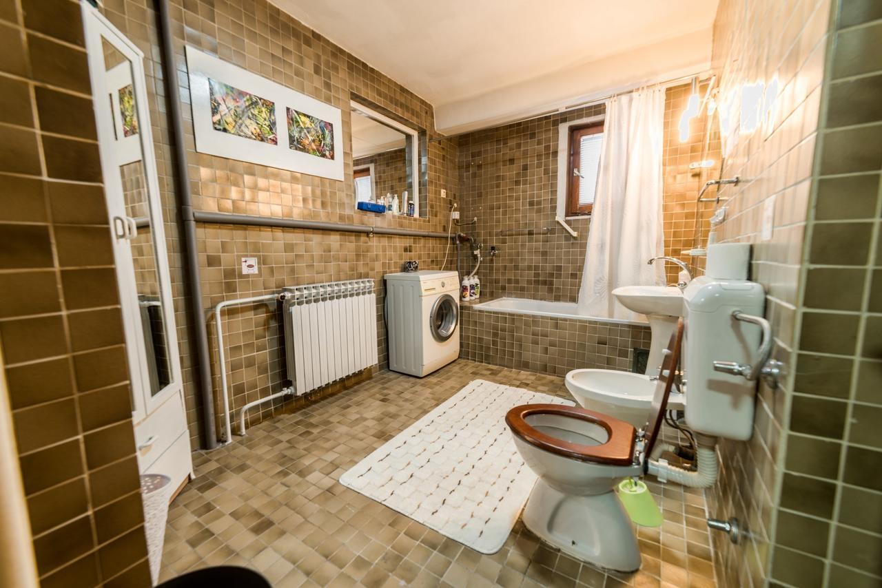 Rooms & Apartment Gh Pasha Tuzla Esterno foto