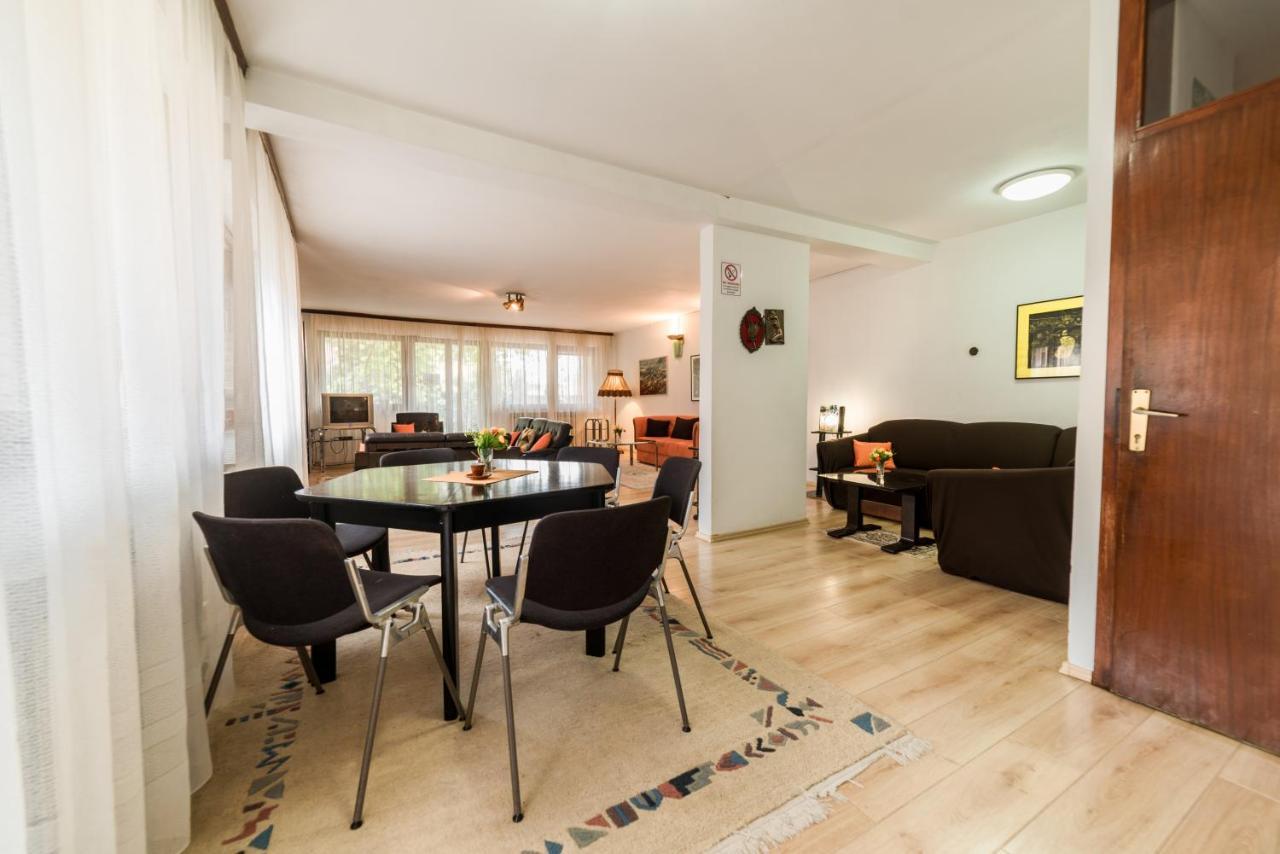 Rooms & Apartment Gh Pasha Tuzla Esterno foto